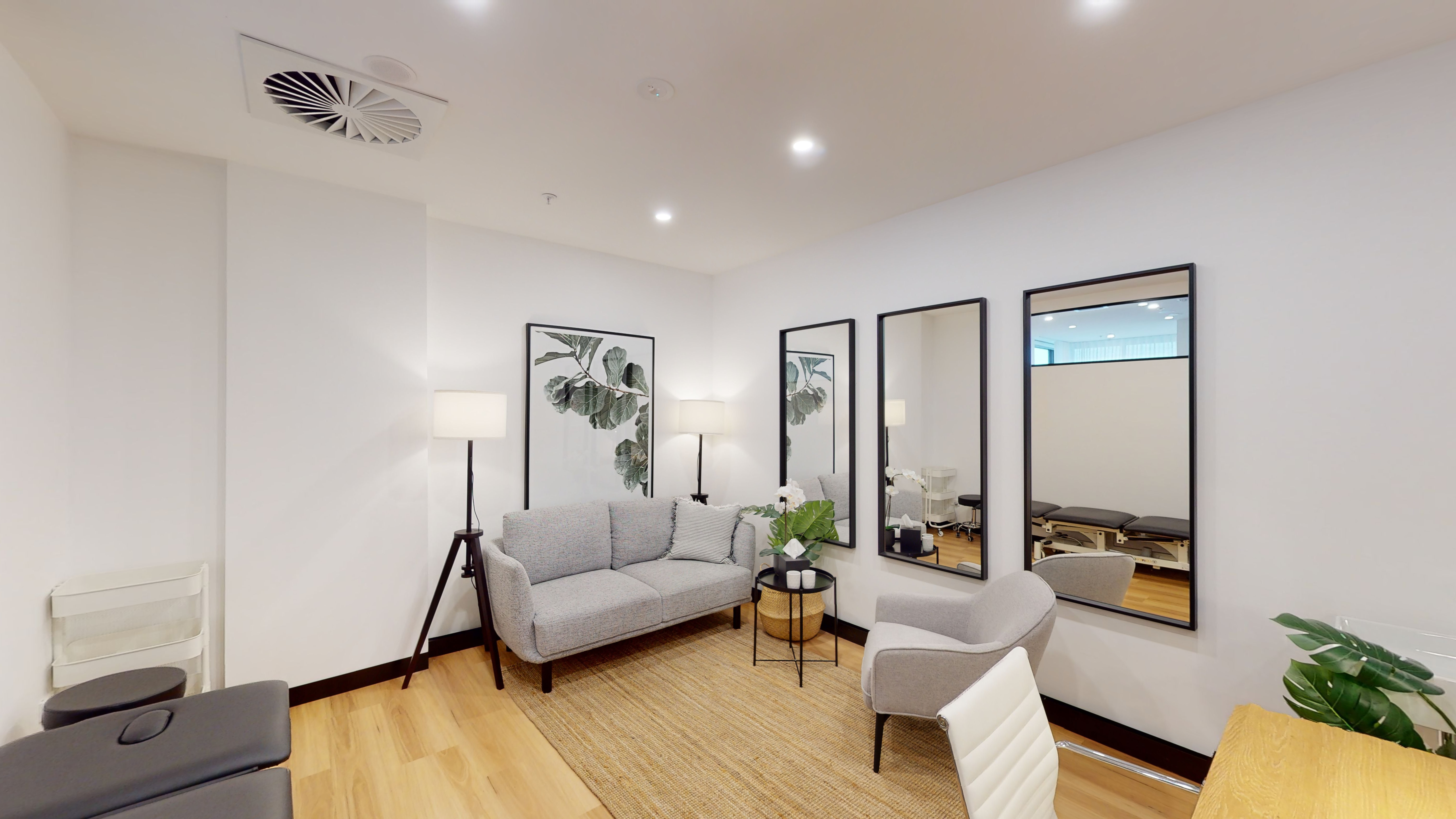 Room in Kingswood