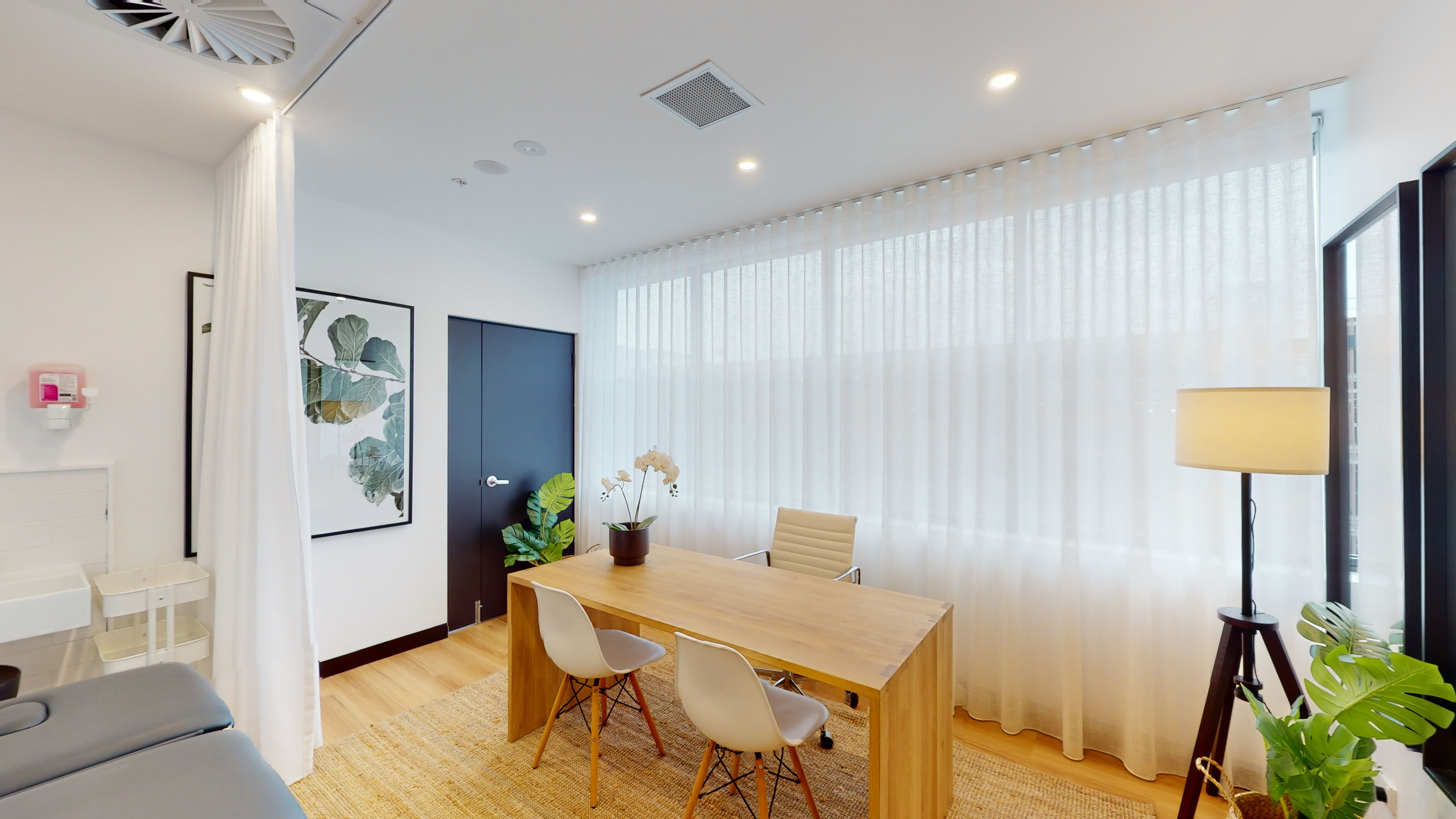 Room in Kingswood