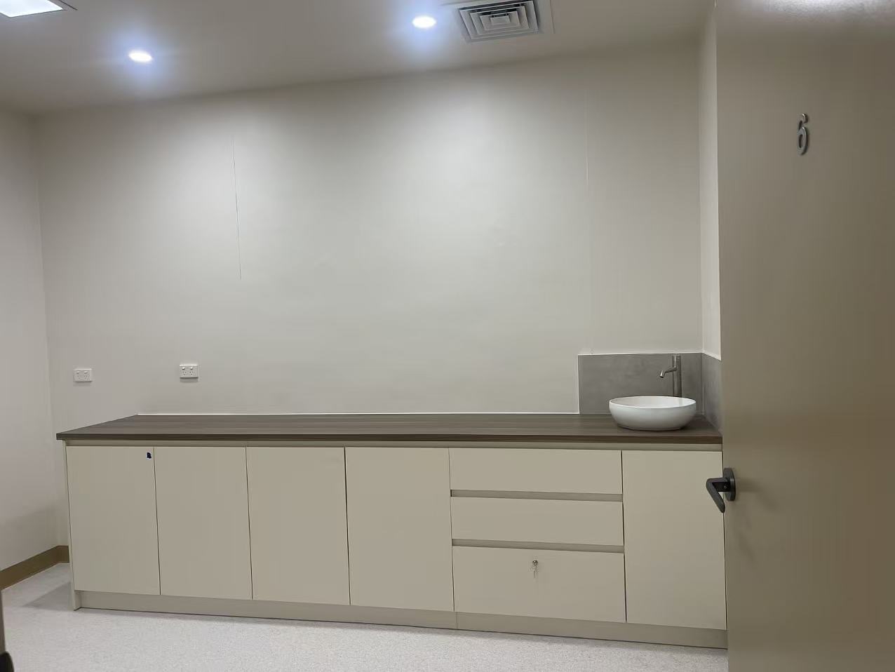 Room in Caulfield South