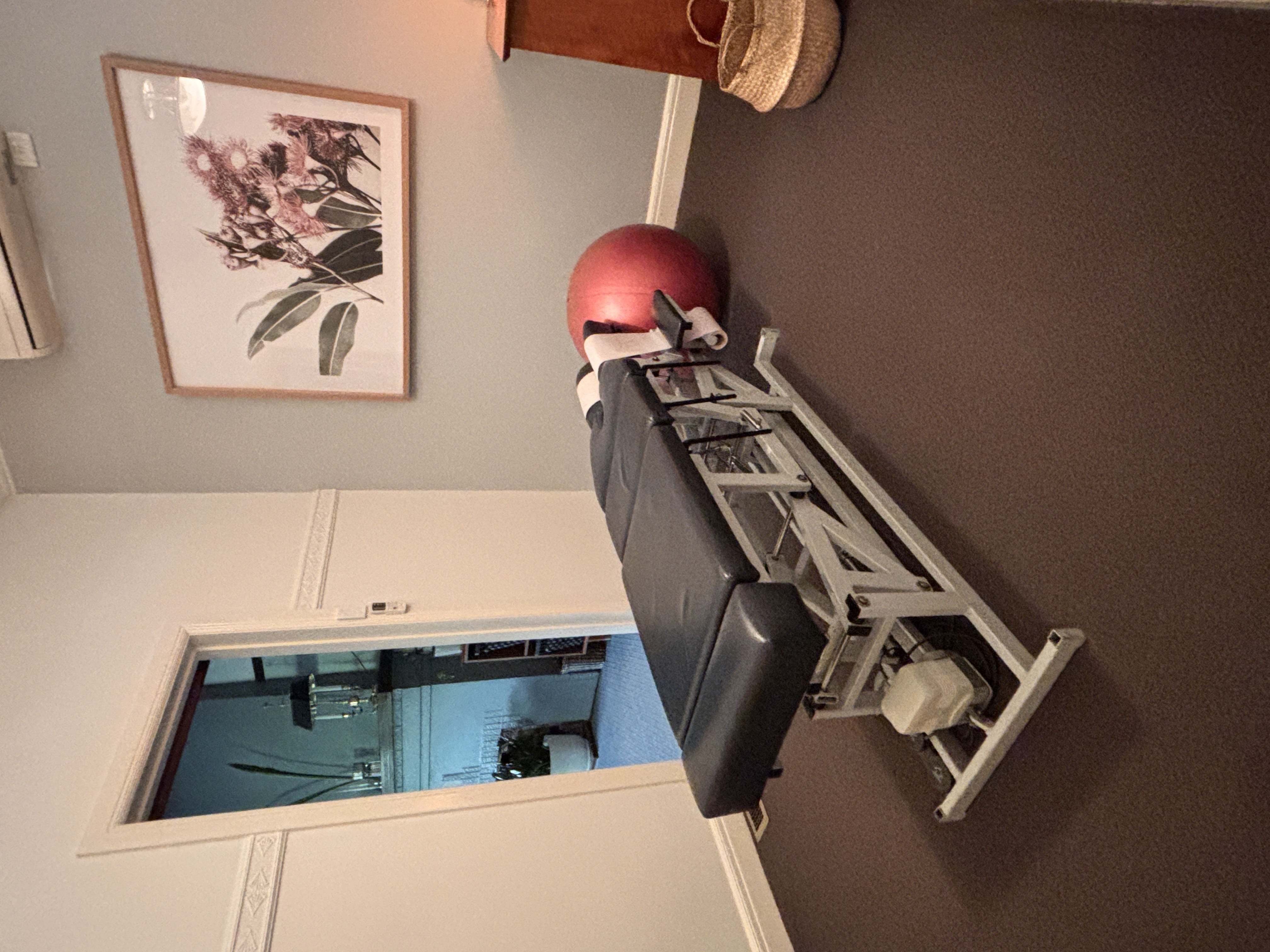 Room in Greensborough