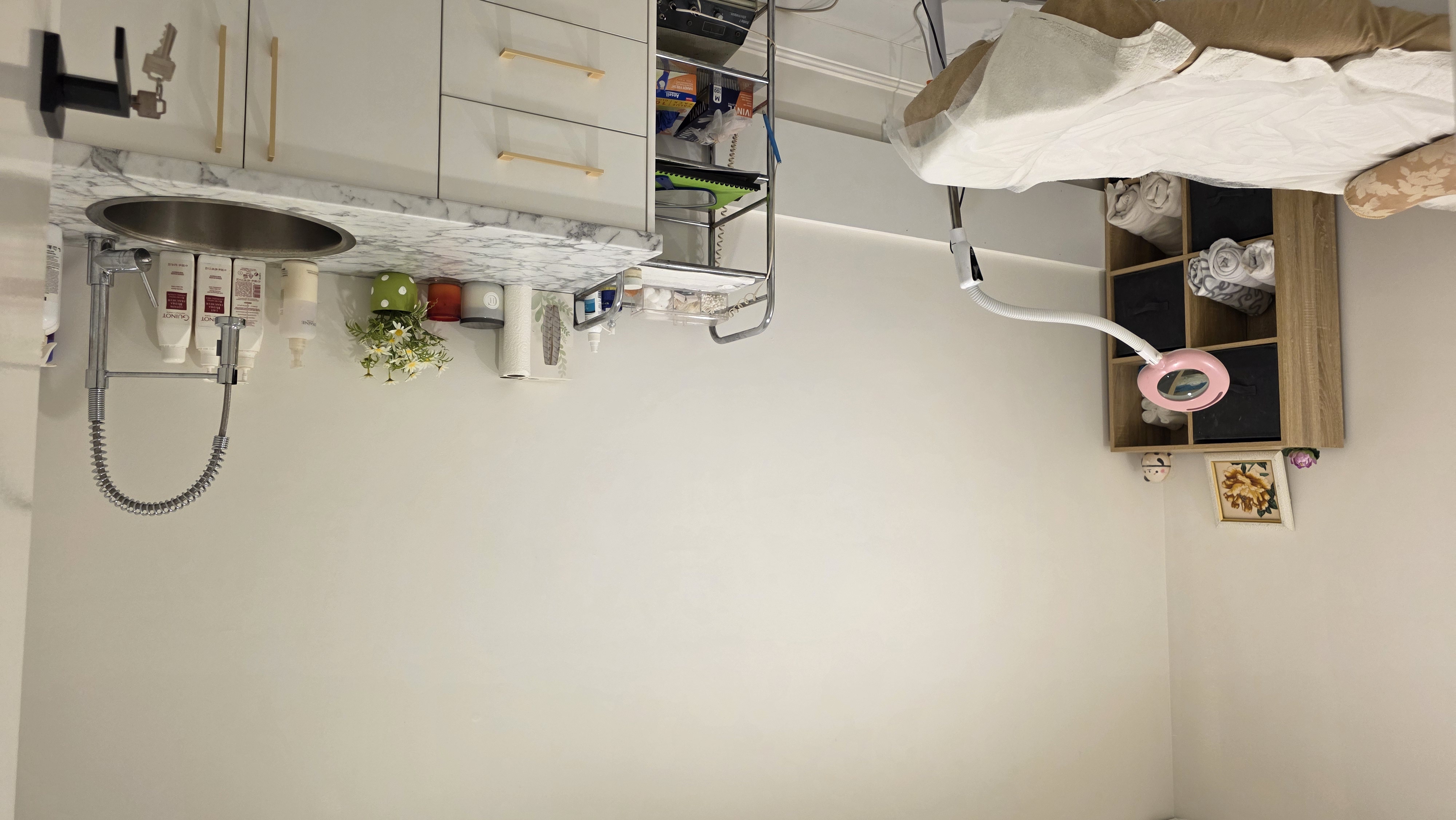 Room in Dee Why Nsw