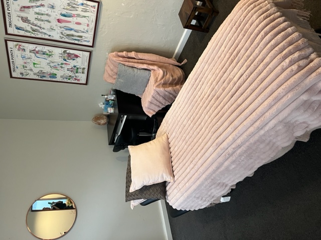 Room in Thornbury