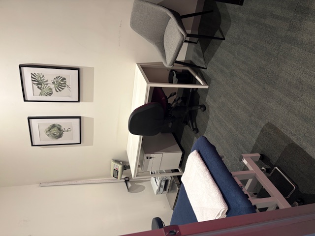 Room in Essendon North