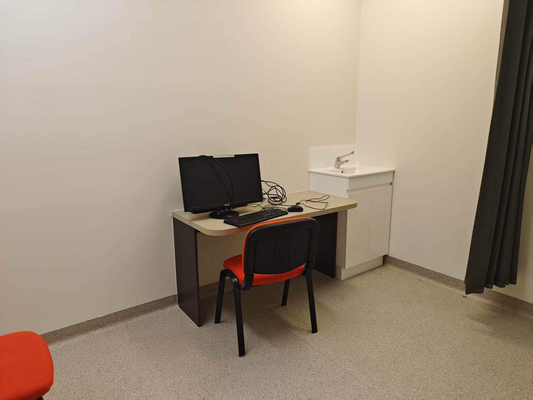 Room in Mascot