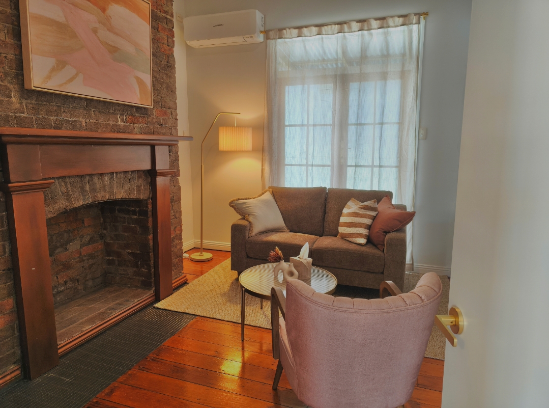 Room in Red Hill